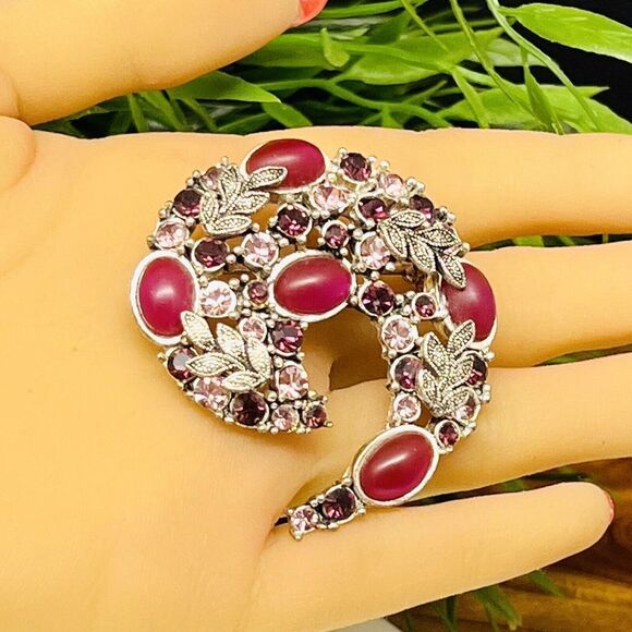 Retro Vintage Brooch Leaf Swirl Burgundy Red Rhinestone Cabochon Foliage 4337 - Picture 2 of 7